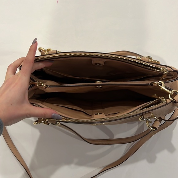 Coach Women's Beige Leather Fulton Strap Shoulder Bag - Picture 3 of 8